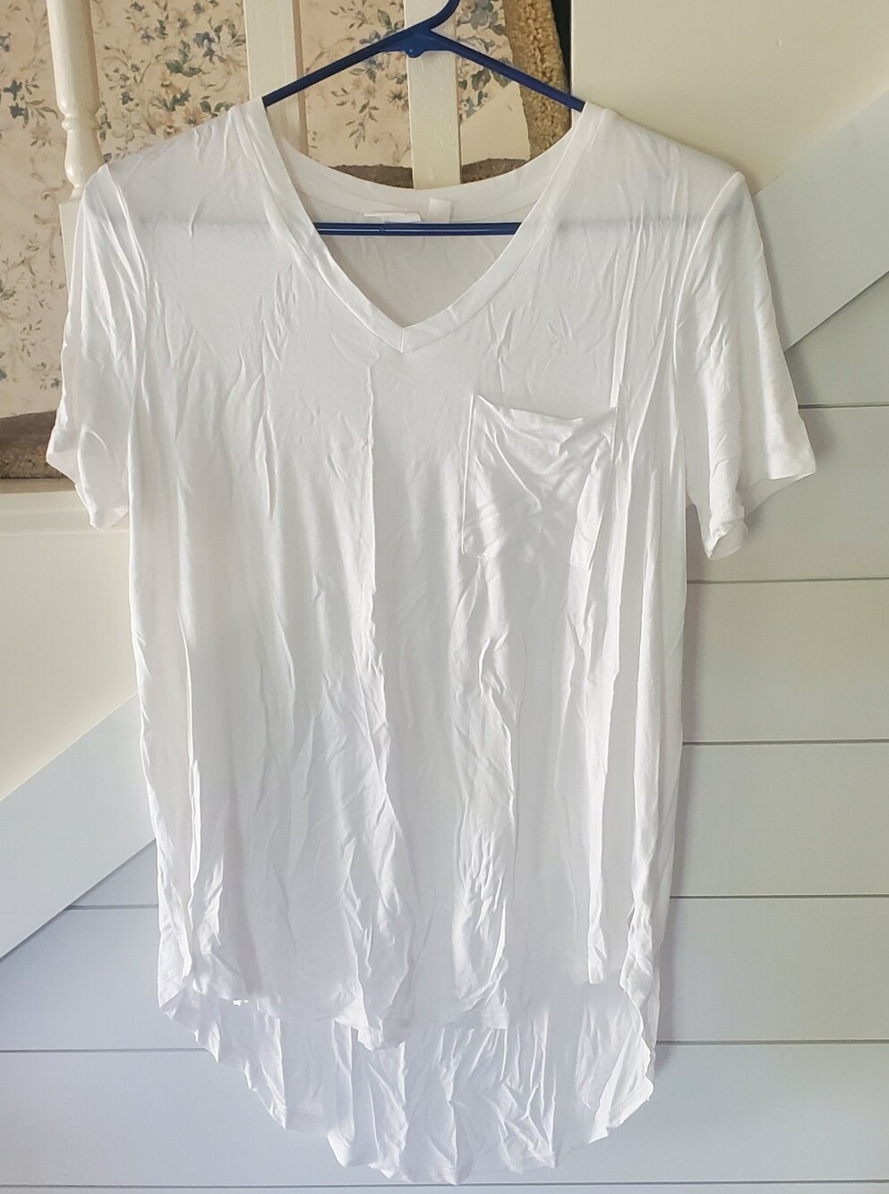 Small White V-neck Hi-low T-shirt
